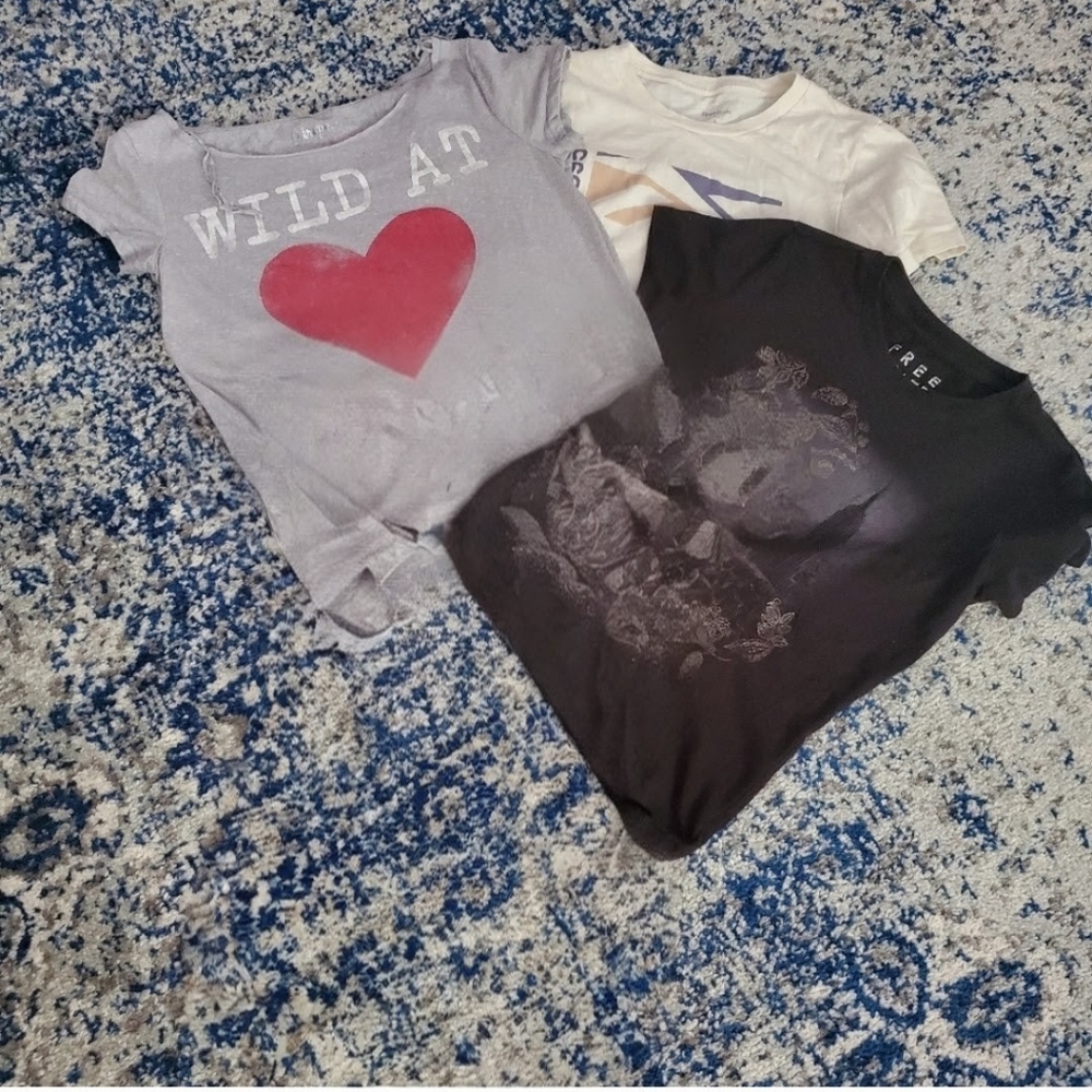 Set of 3 t-shirts,  size Sm